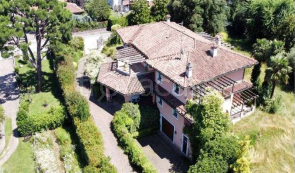 casa indipendente in vendita a Lomazzo