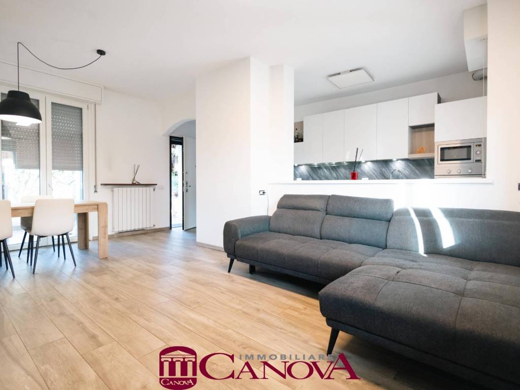 casa indipendente in vendita a Lomazzo in zona Manera