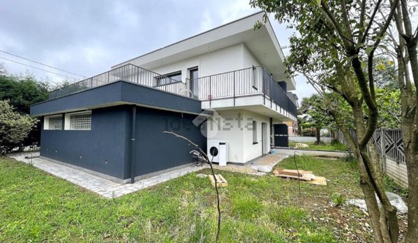 appartamento in vendita a Lomazzo