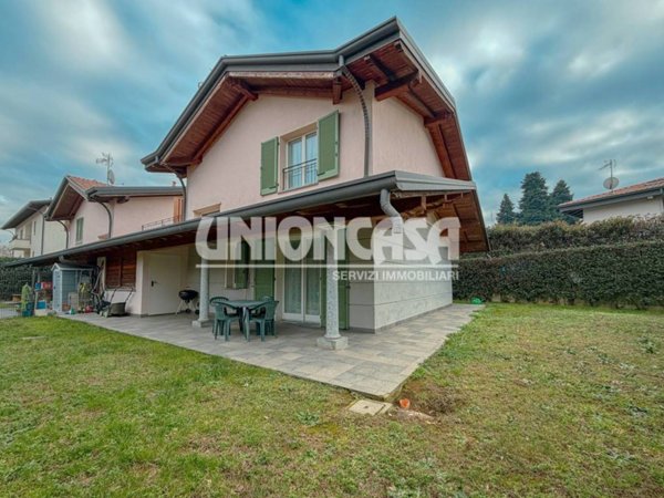 casa indipendente in vendita a Lomazzo