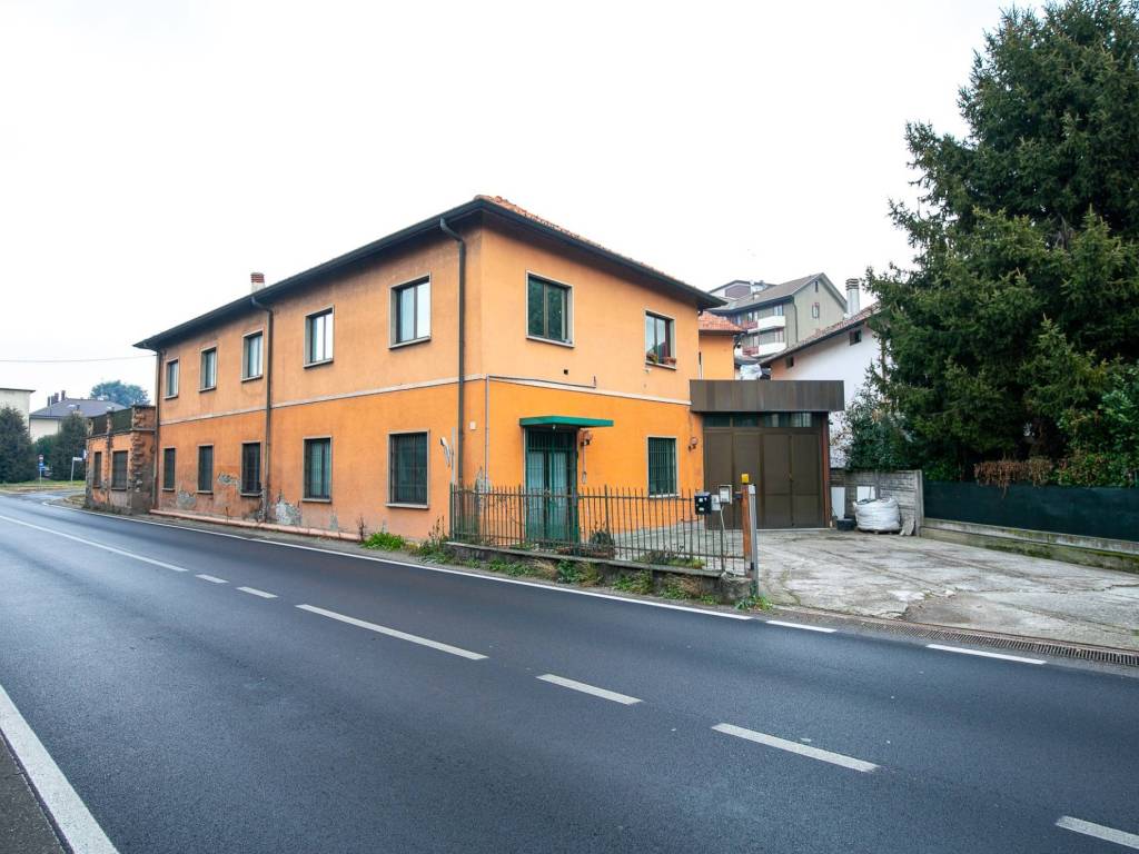 intera palazzina in vendita a Lomazzo