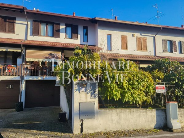 casa indipendente in vendita a Lomazzo