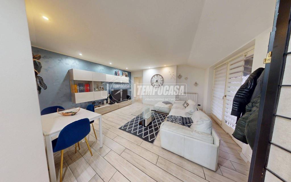 appartamento in vendita a Lomazzo