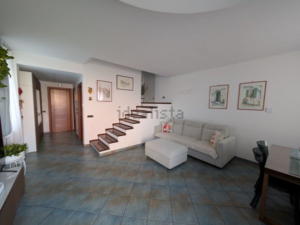 casa indipendente in vendita a Lomazzo in zona Manera