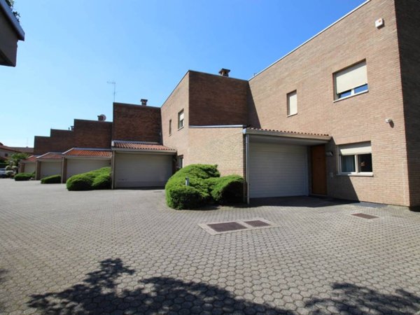 casa indipendente in vendita a Lomazzo