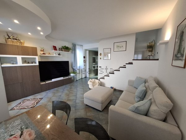 casa indipendente in vendita a Lomazzo