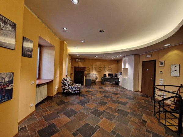 locale commerciale in vendita a Lomazzo