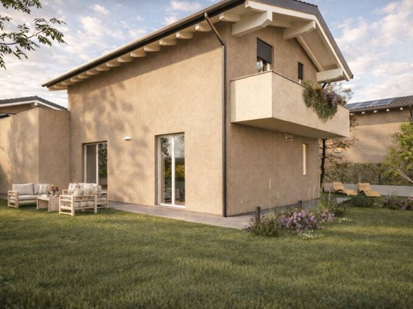 casa indipendente in vendita a Lomazzo