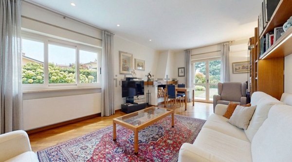 casa indipendente in vendita a Lomazzo