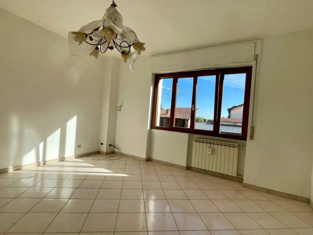 appartamento in vendita a Lomazzo in zona Manera