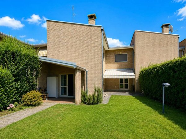 casa indipendente in vendita a Lomazzo