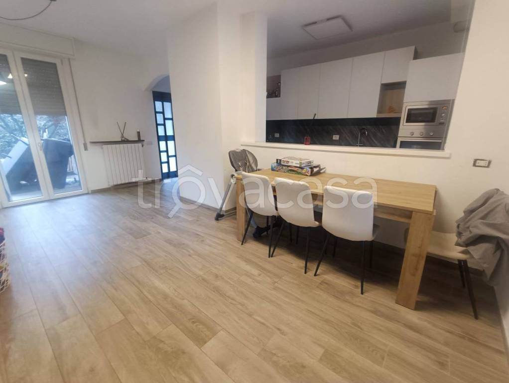 casa indipendente in vendita a Lomazzo in zona Manera