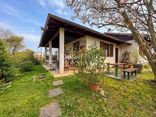 casa indipendente in vendita a Lomazzo