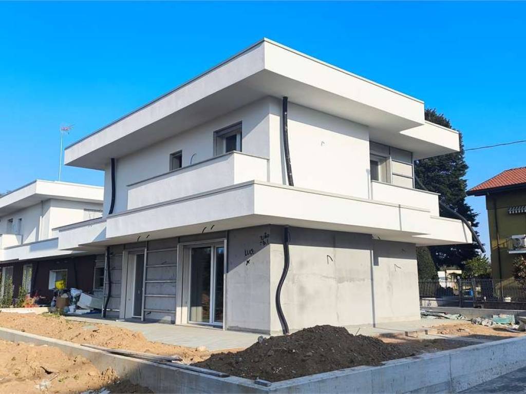 casa indipendente in vendita a Lomazzo
