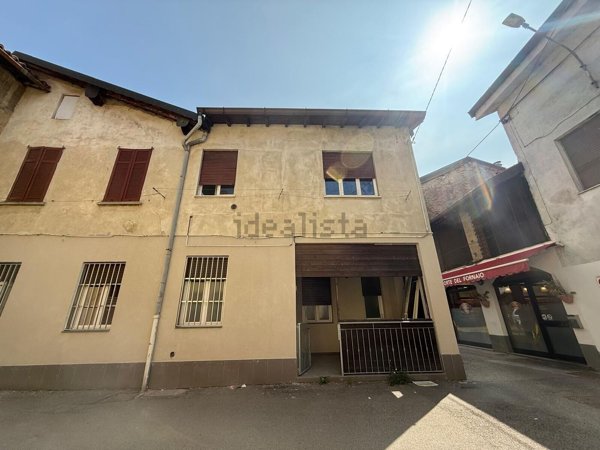 appartamento in vendita a Lomazzo in zona Manera