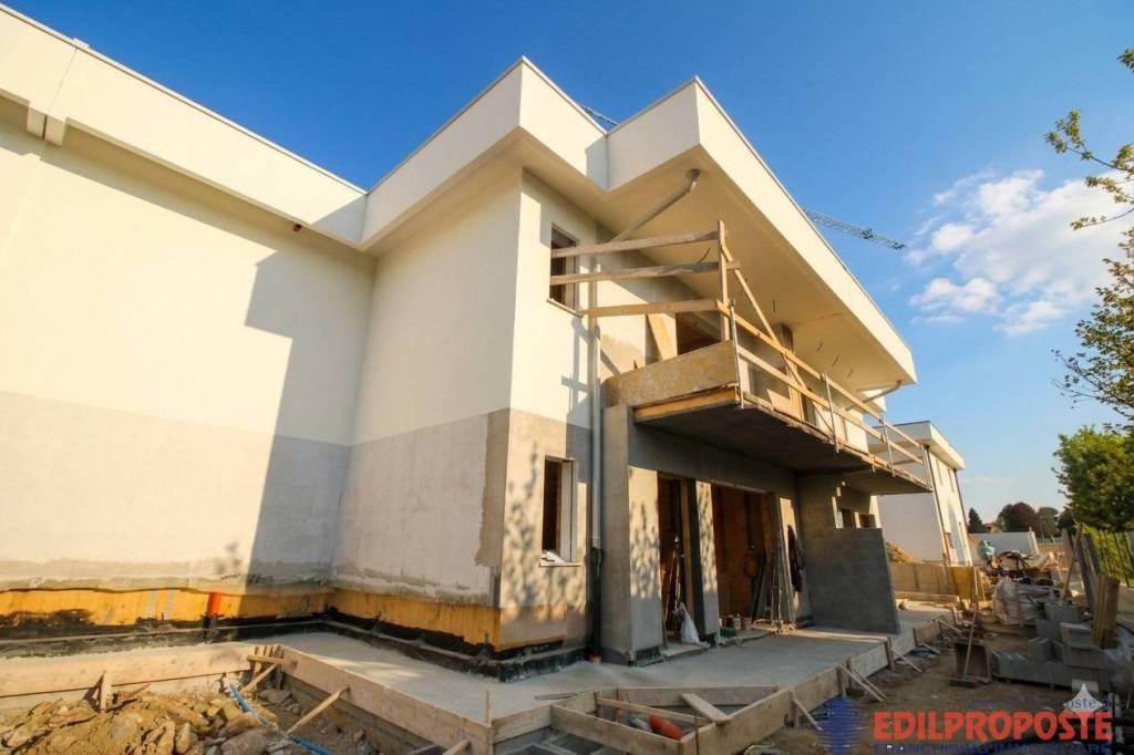 casa indipendente in vendita a Lomazzo