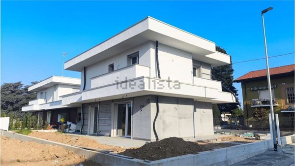 casa indipendente in vendita a Lomazzo