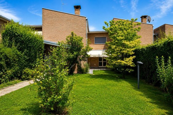 casa indipendente in vendita a Lomazzo