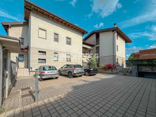 appartamento in vendita a Lomazzo