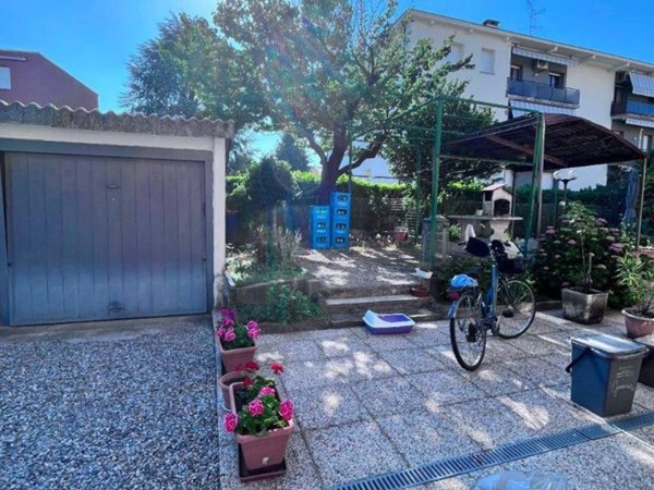 casa indipendente in vendita a Lomazzo