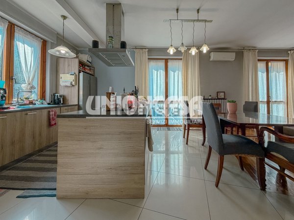 casa indipendente in vendita a Lomazzo