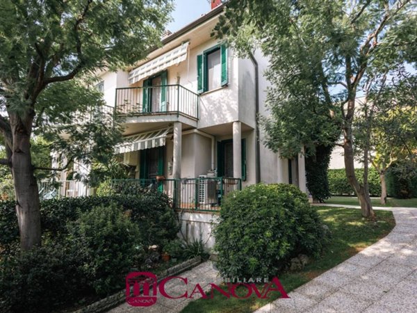 casa indipendente in vendita a Lomazzo