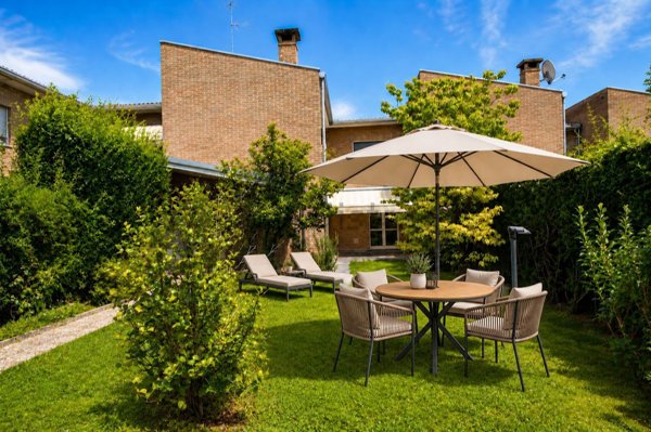 casa indipendente in vendita a Lomazzo