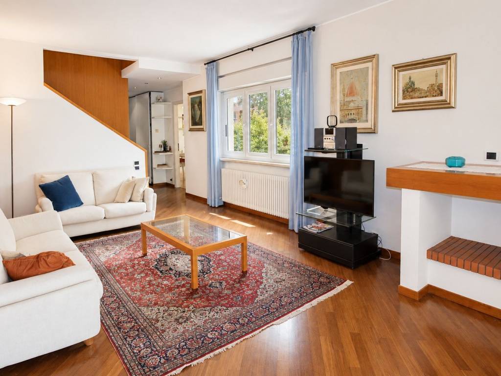 casa indipendente in vendita a Lomazzo