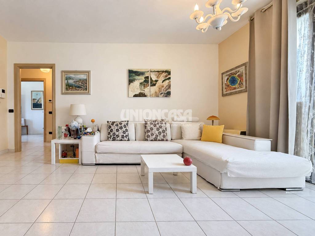 appartamento in vendita a Lomazzo