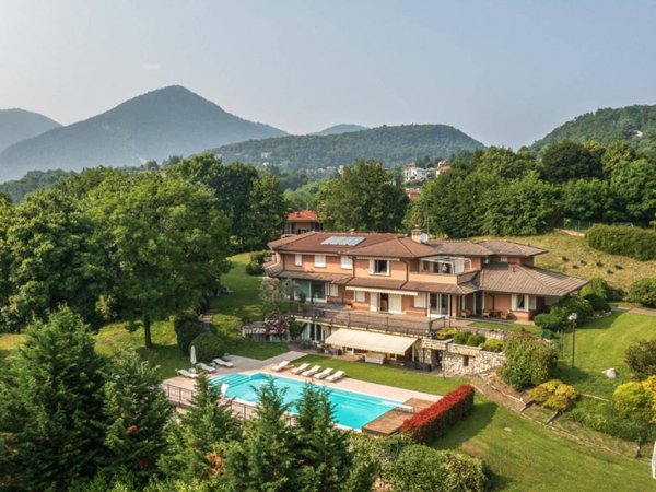casa indipendente in vendita a Longone al Segrino