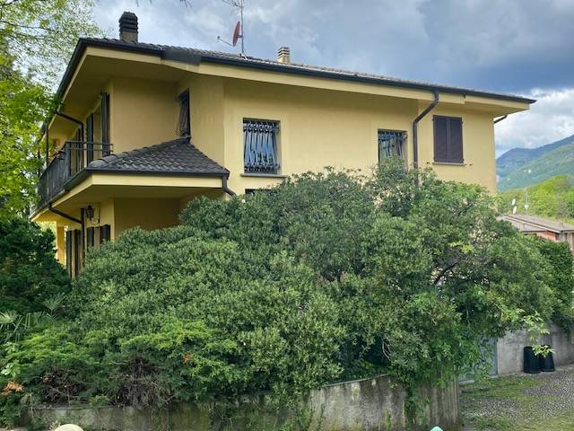 casa indipendente in vendita a Longone al Segrino