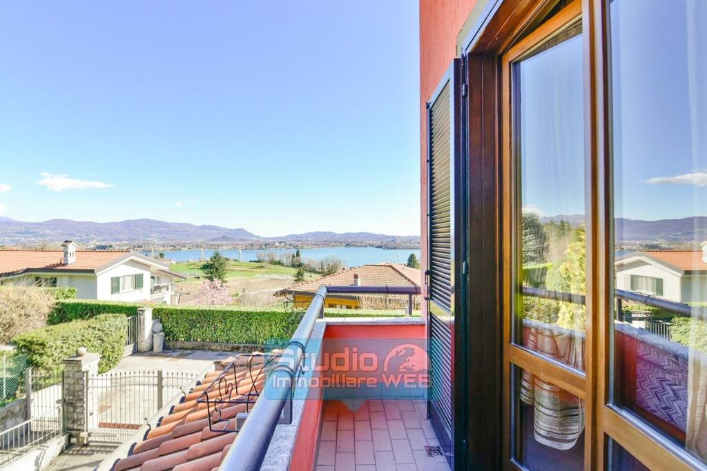 casa indipendente in vendita a Longone al Segrino