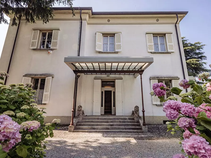 casa indipendente in vendita a Longone al Segrino
