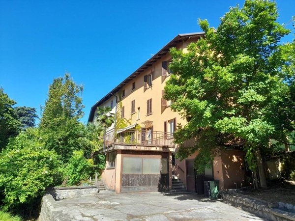 casa indipendente in vendita a Longone al Segrino
