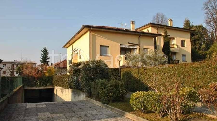appartamento in vendita a Longone al Segrino