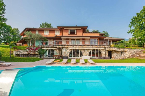 casa indipendente in vendita a Longone al Segrino in zona Morchiuso