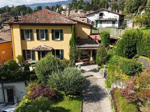 casa indipendente in vendita a Longone al Segrino