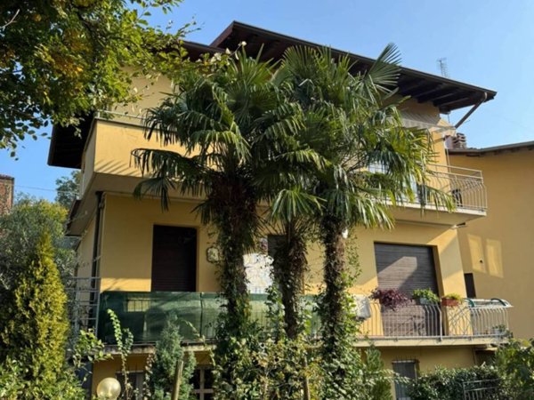 casa indipendente in vendita a Longone al Segrino