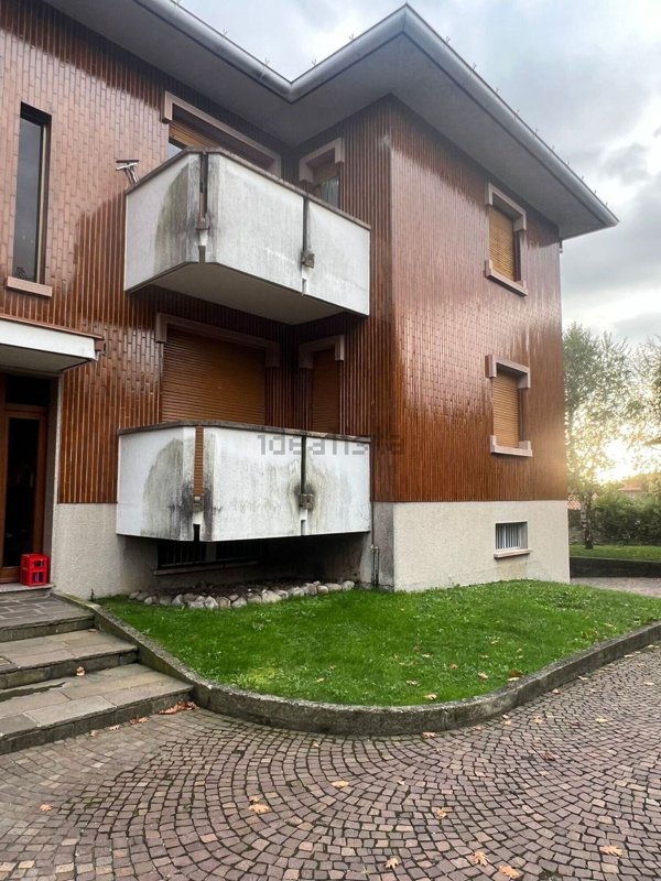 appartamento in vendita a Longone al Segrino