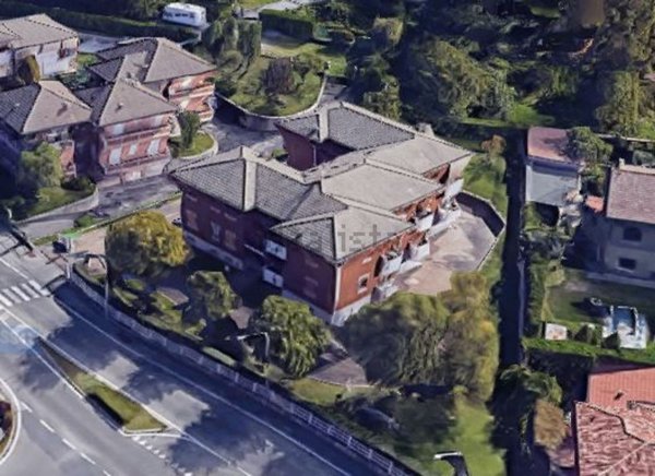 appartamento in vendita a Longone al Segrino