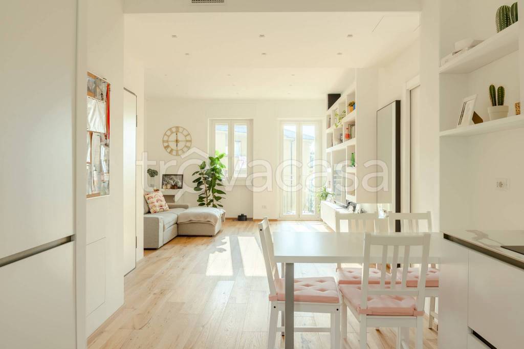 appartamento in vendita a Longone al Segrino