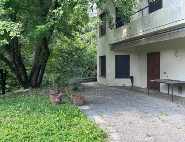 casa indipendente in vendita a Longone al Segrino in zona Morchiuso