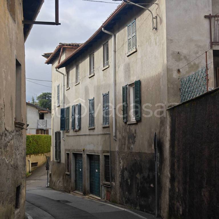 intera palazzina in vendita a Longone al Segrino