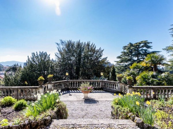 casa indipendente in vendita a Longone al Segrino