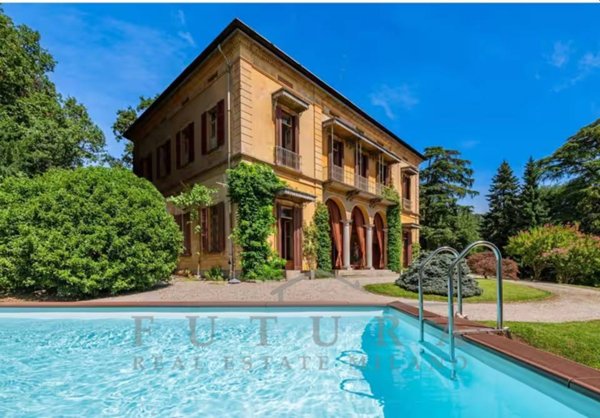 casa indipendente in vendita a Longone al Segrino