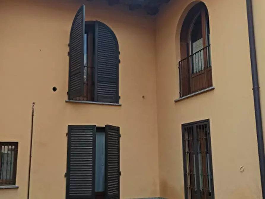 casa indipendente in vendita a Longone al Segrino