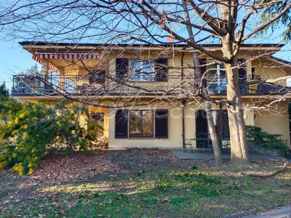 casa indipendente in vendita a Longone al Segrino