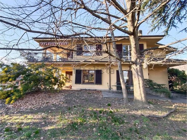 casa indipendente in vendita a Longone al Segrino