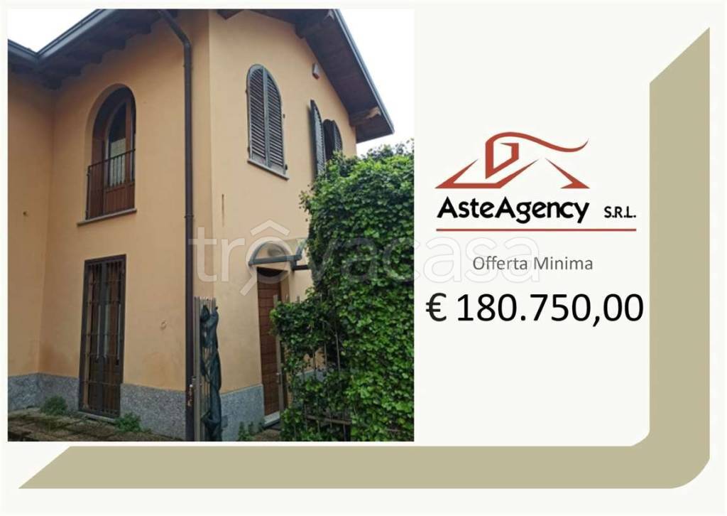casa indipendente in vendita a Longone al Segrino