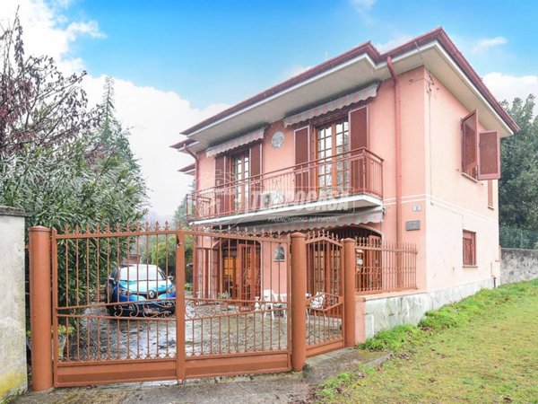 casa indipendente in vendita a Longone al Segrino in zona Morchiuso